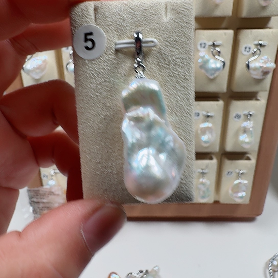 淡水珍珠颈饰合金