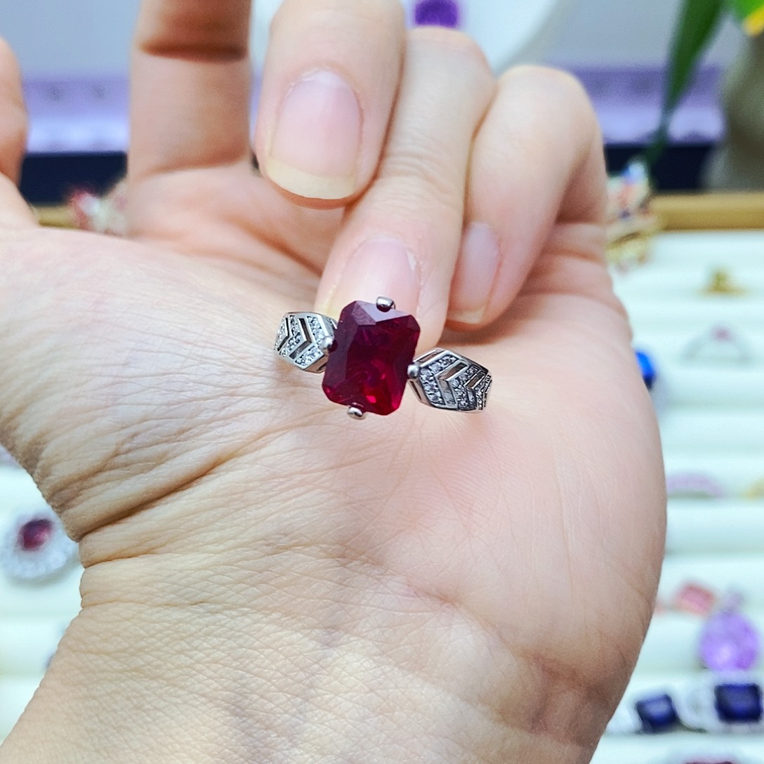 未镶嵌戒指红宝石