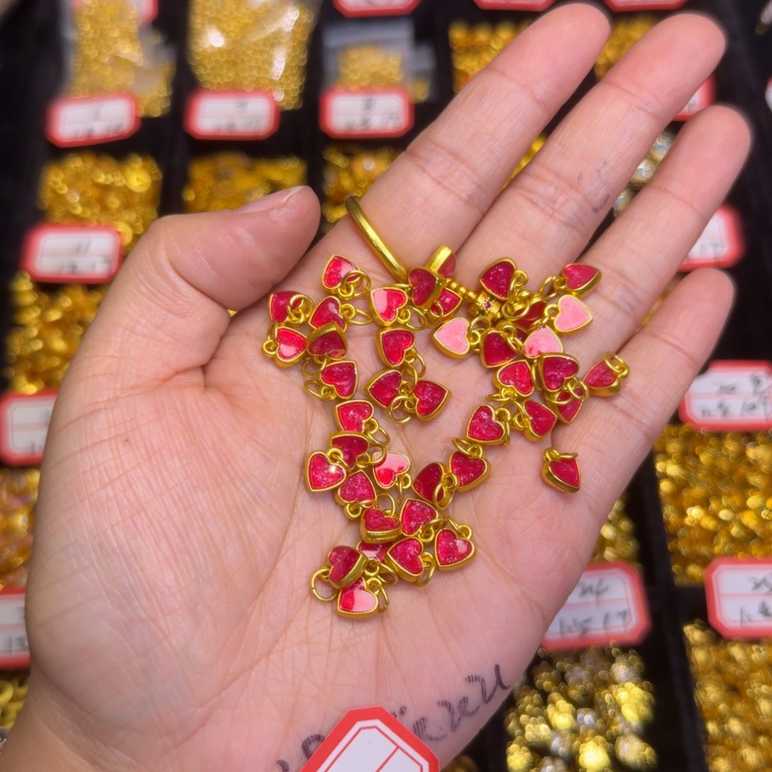 铜合金红色小爱心4个