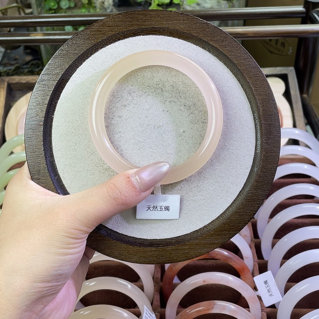 我***想玛瑙/玉髓未镶嵌手镯