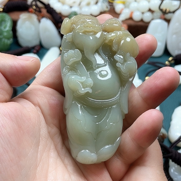 和田玉颈饰未镶嵌