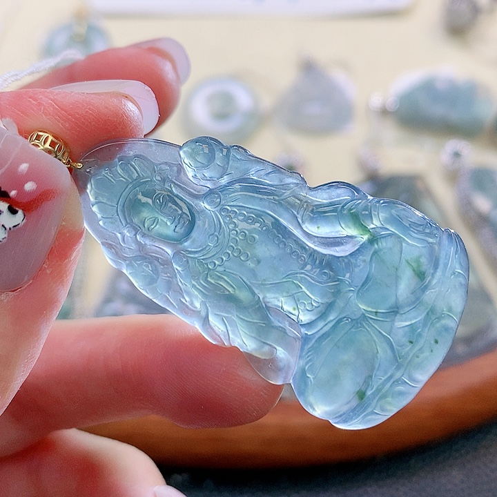 翡翠颈饰18K金镶嵌翡翠