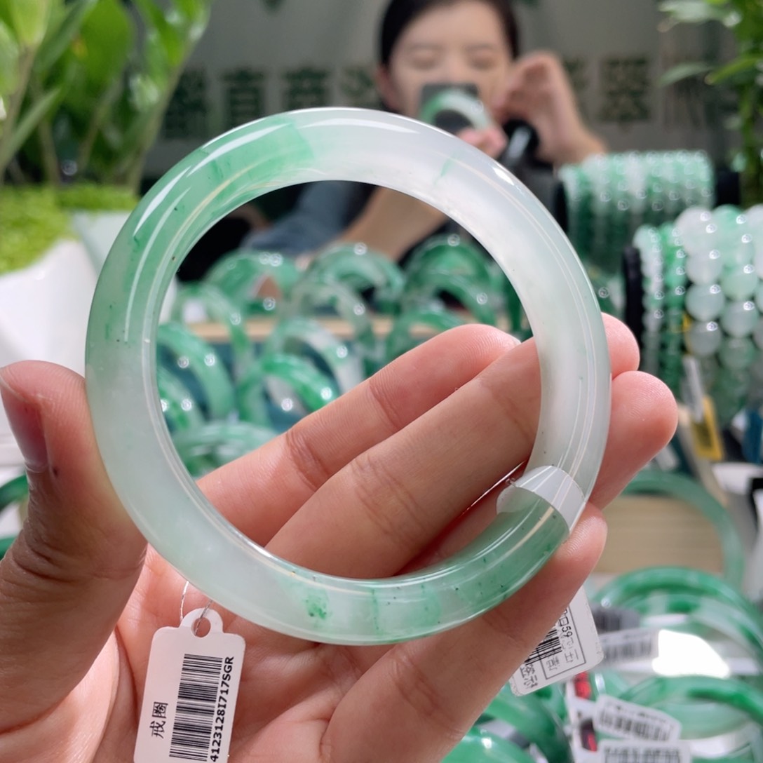 石英质玉手镯未镶嵌58➕浅色系