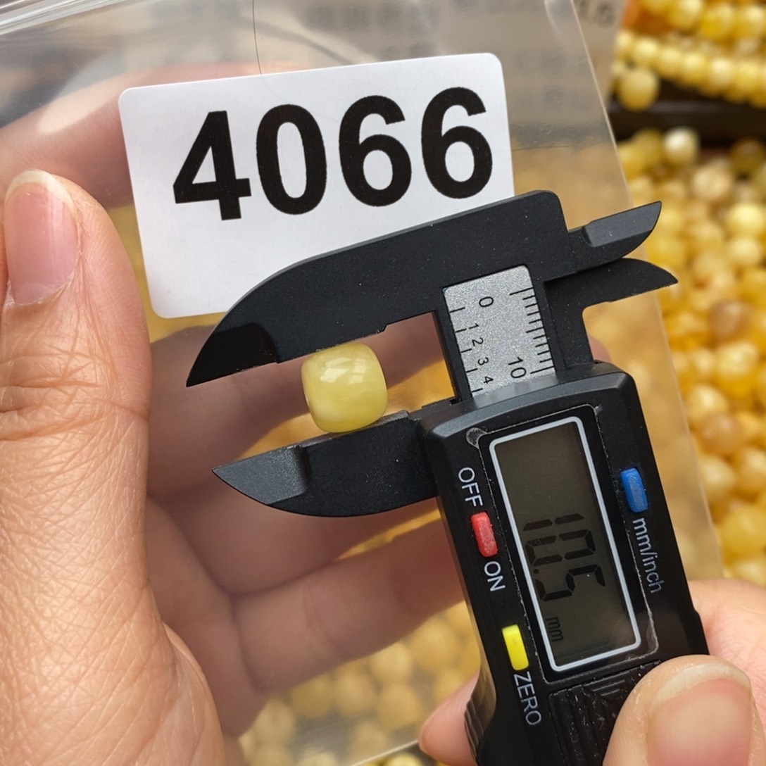 蜜蜡珠宝奇石未镶嵌