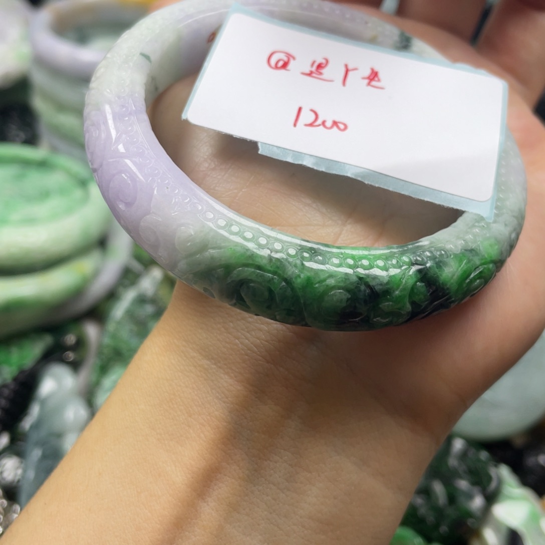 翡翠未镶嵌颈饰@****&牌子
