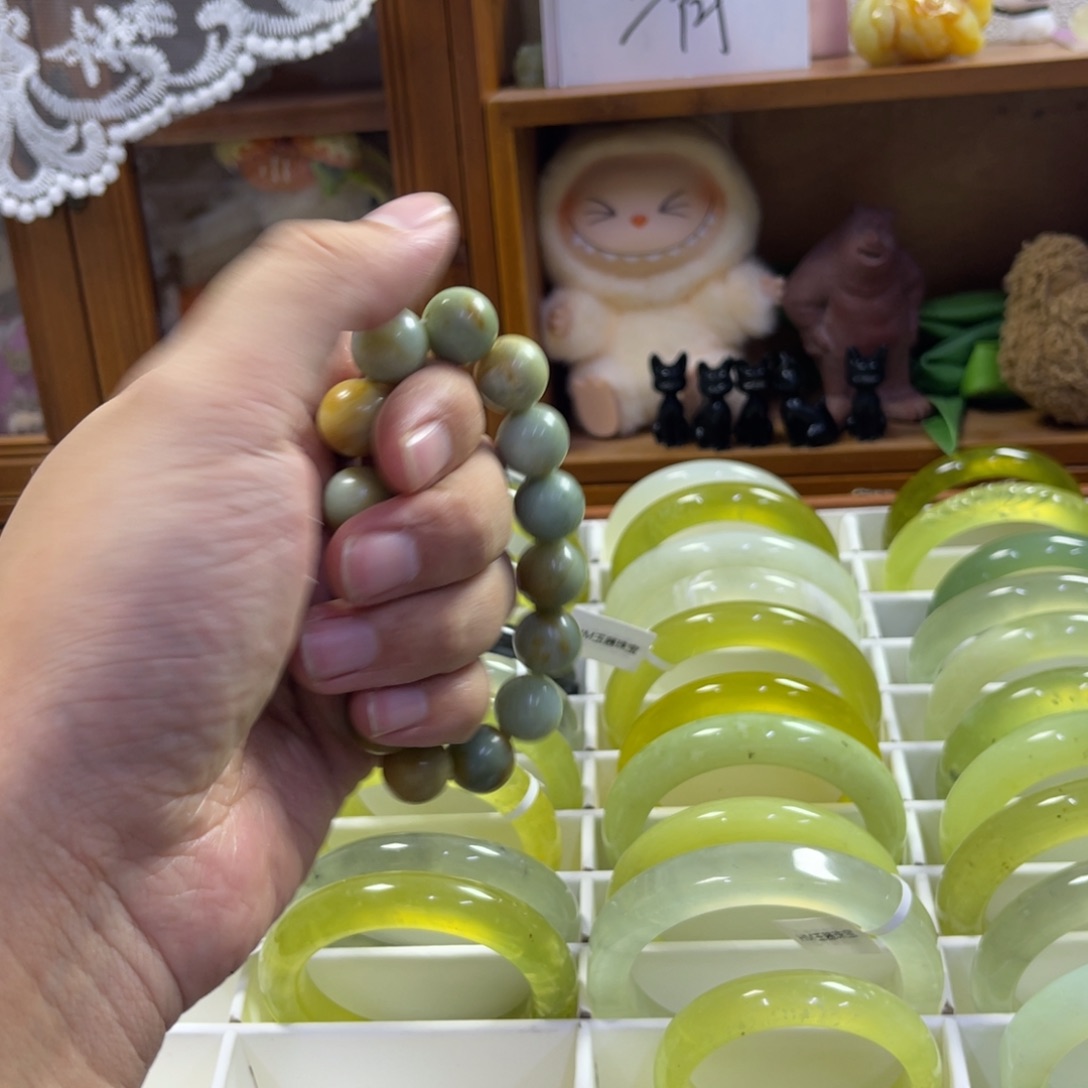 蛇纹石玉未镶嵌手镯540