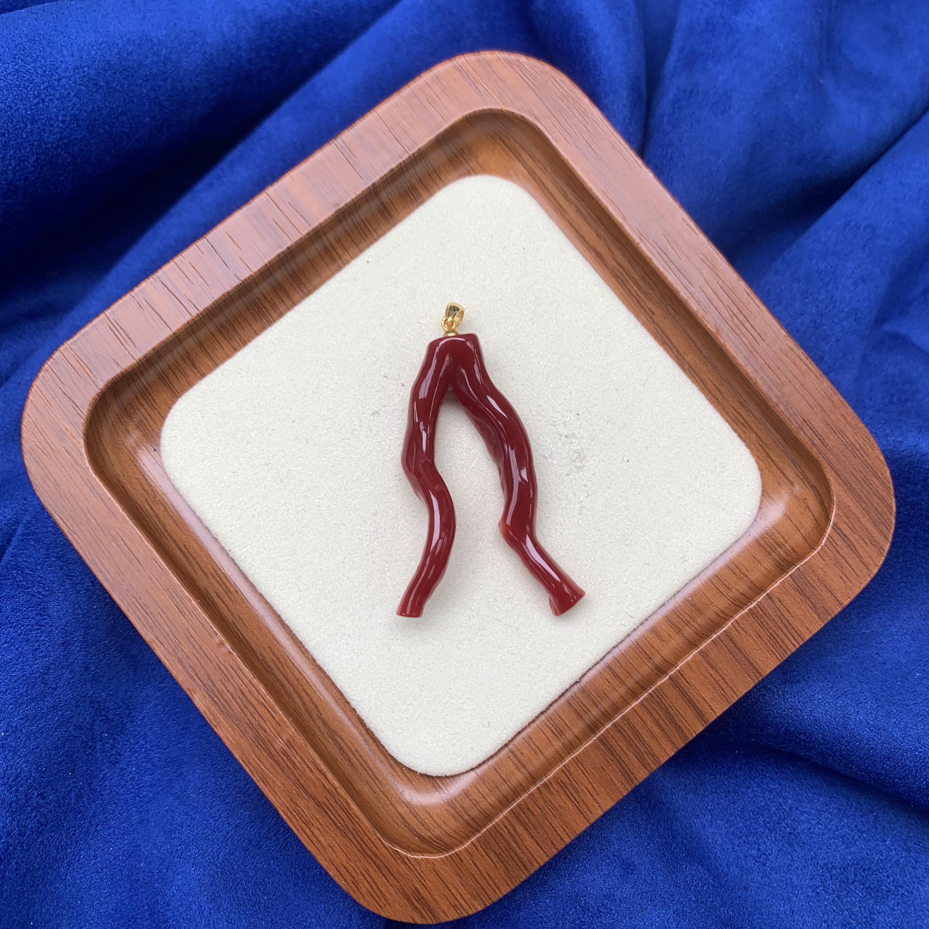 天然阿卡赤牛血红珊瑚树枝吊坠原枝基地发货一物一证FJXSH1217-10