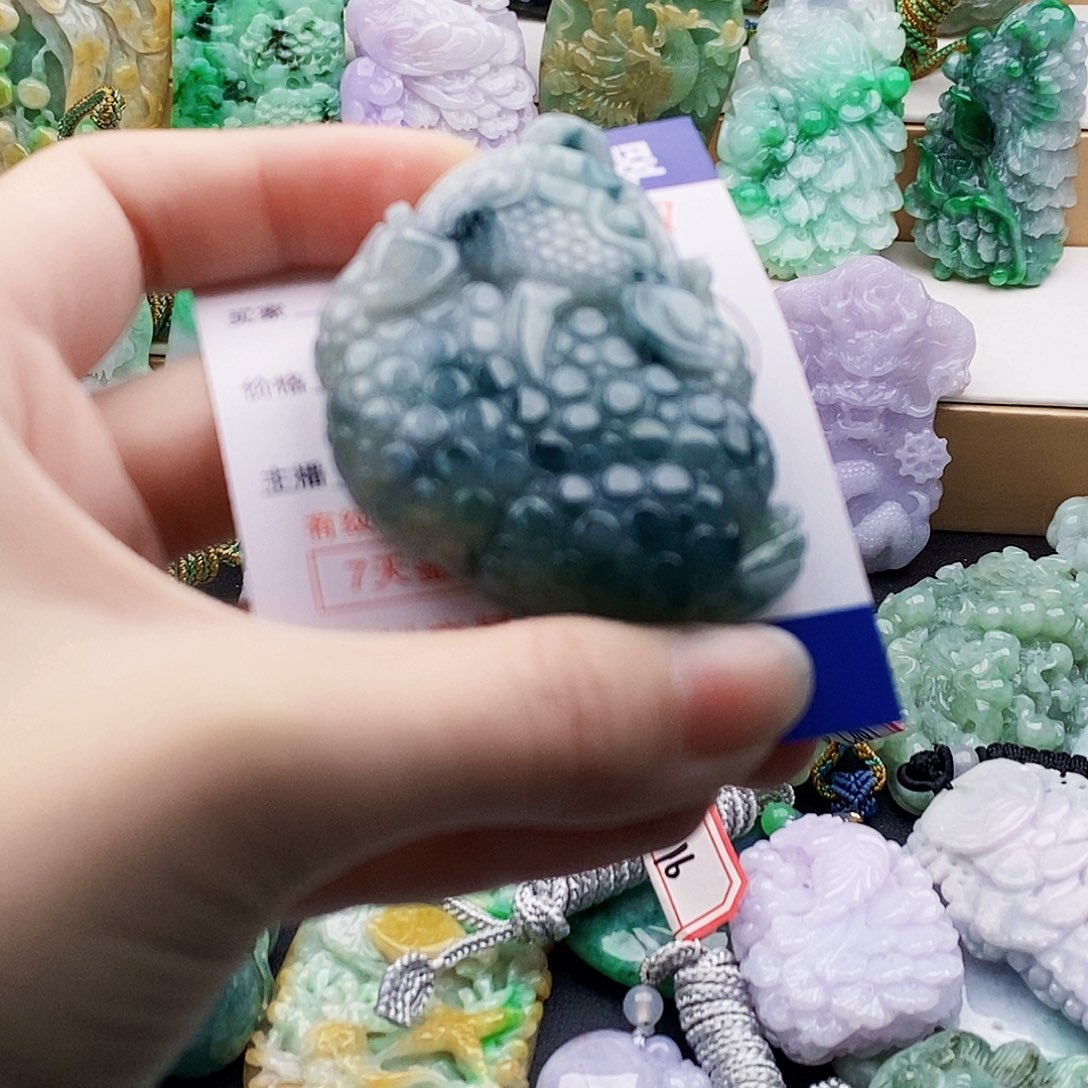 吊坠(不含链)未镶嵌翡翠