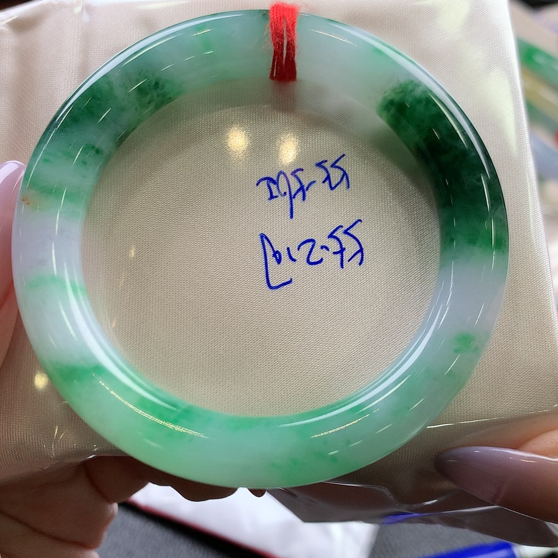 翡翠未镶嵌手镯55.2圆