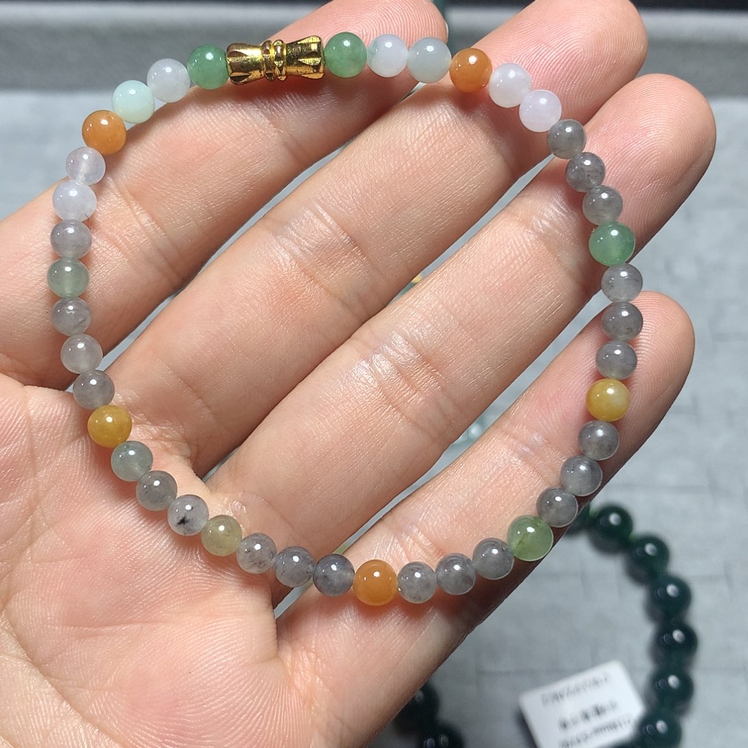 定制翡翠未镶嵌手串