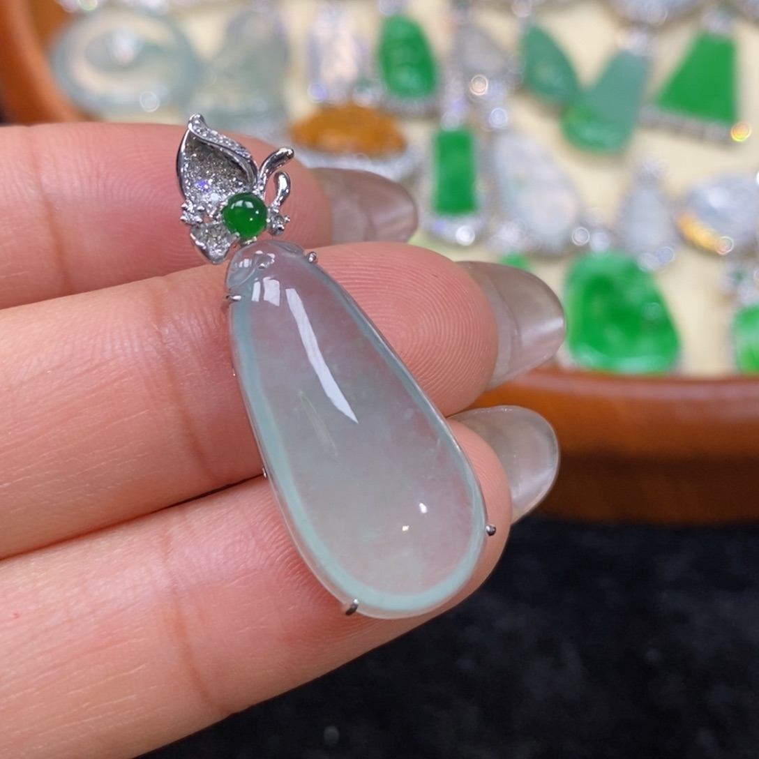 翡翠吊坠(赠链)18K金镶嵌