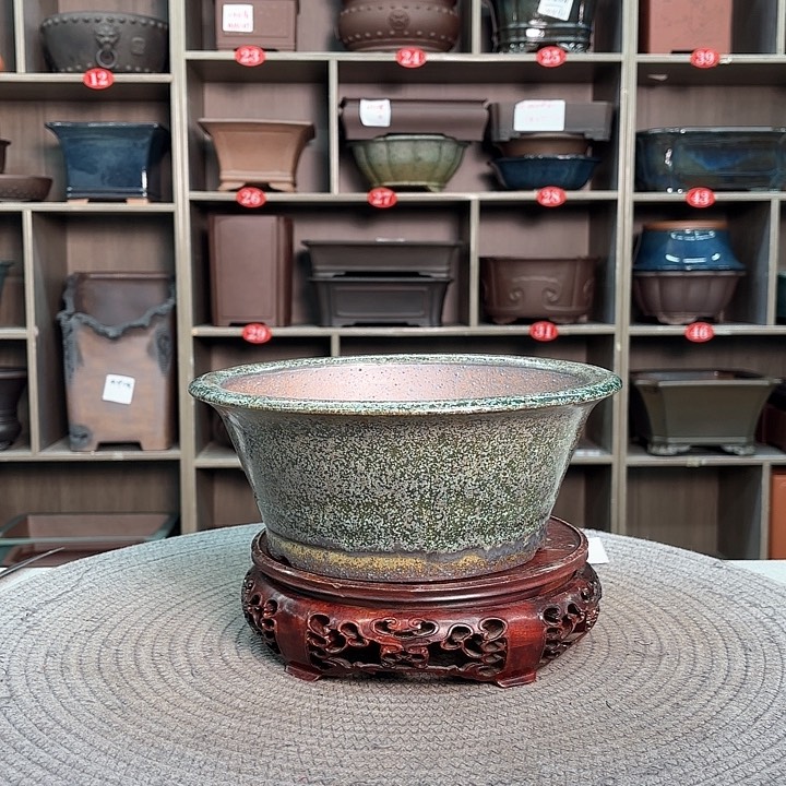 紫砂花盆又**香紫砂的颜色很好看呀