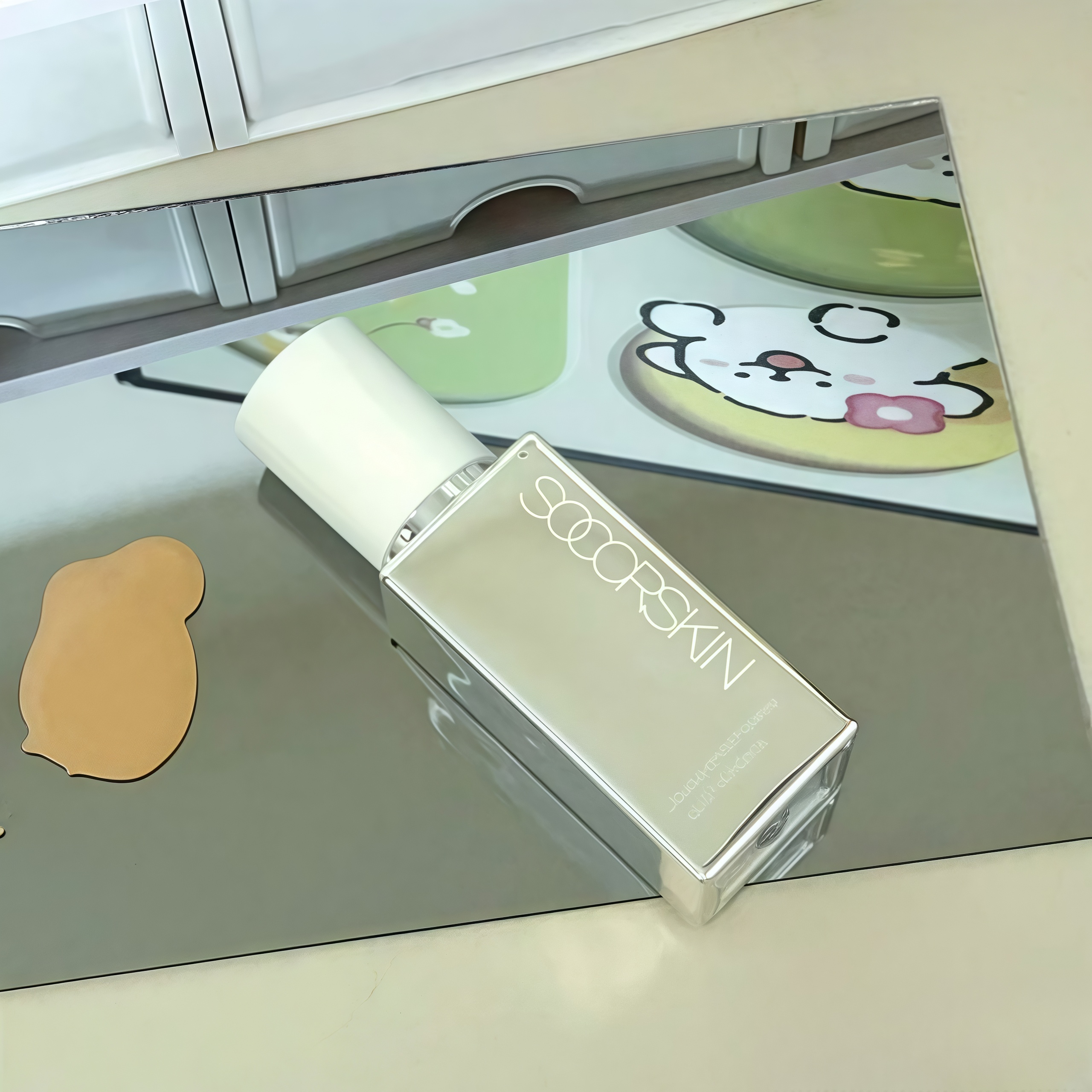 橡皮擦云雾无瑕粉底液控油清爽