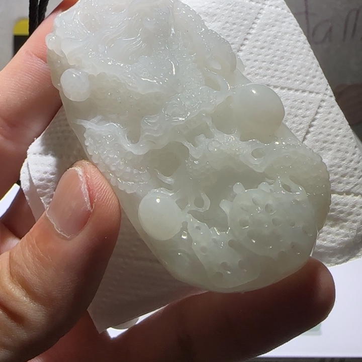 翡翠颈饰未镶嵌龙牌