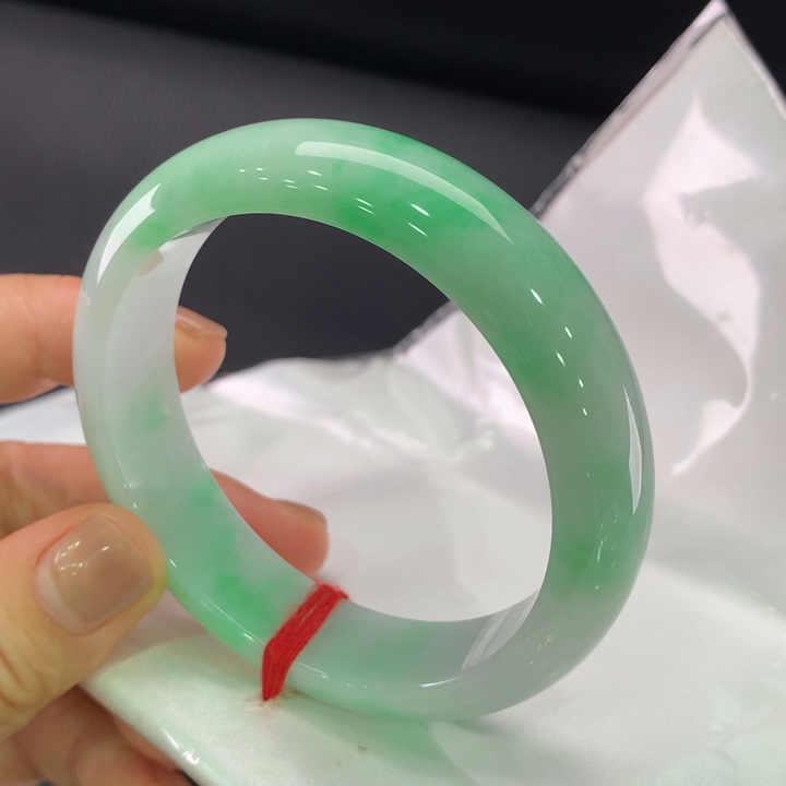 翡翠手镯未镶嵌正圈56