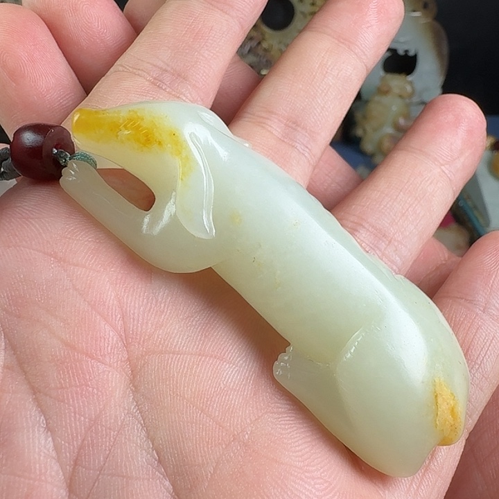 用***6和田玉（糖玉）未镶嵌挂件