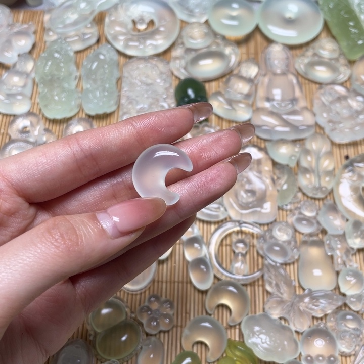 蛇纹石玉颈饰未镶嵌睫***?