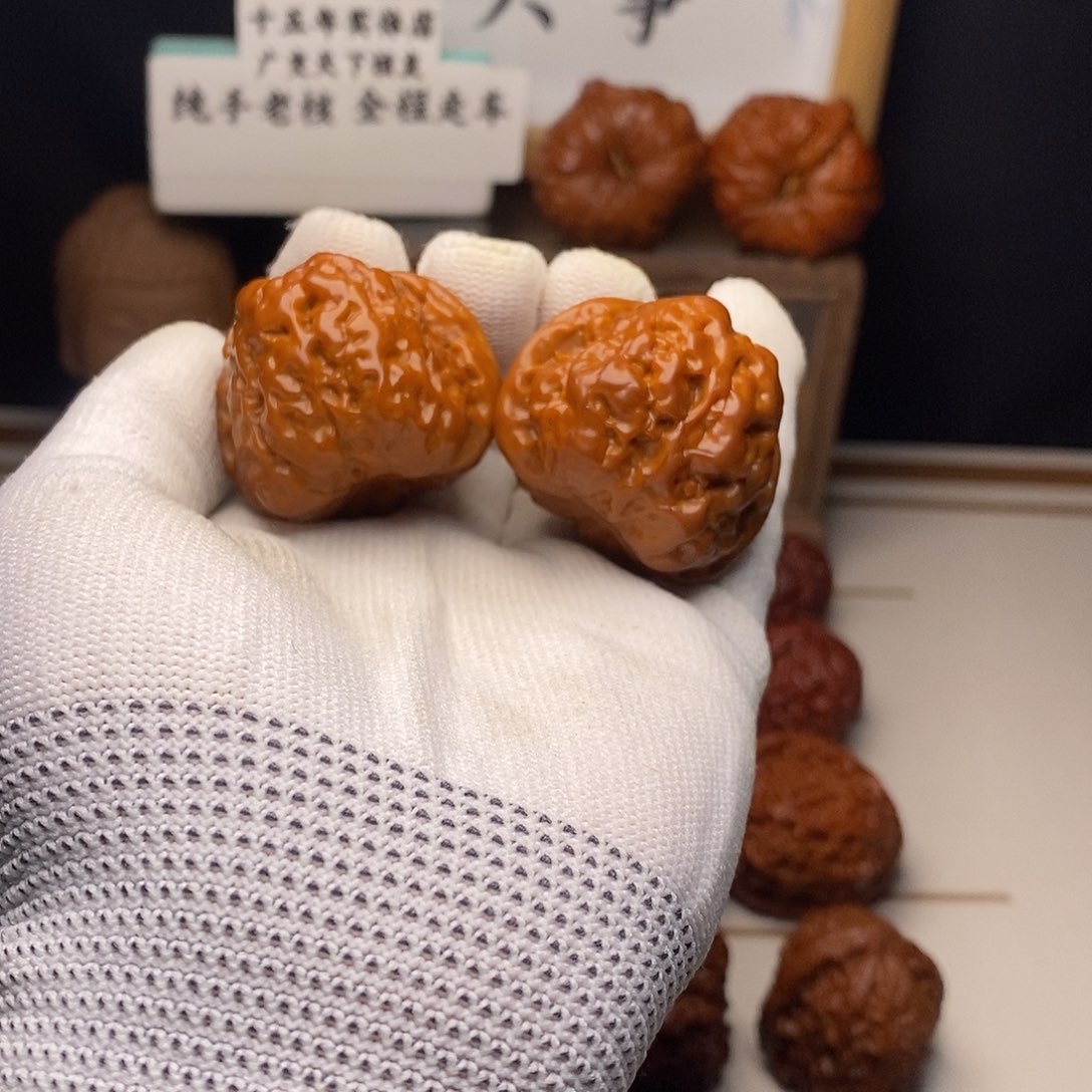 赵***运文玩核桃吊坠纯干手盘蛤蟆头尖维修