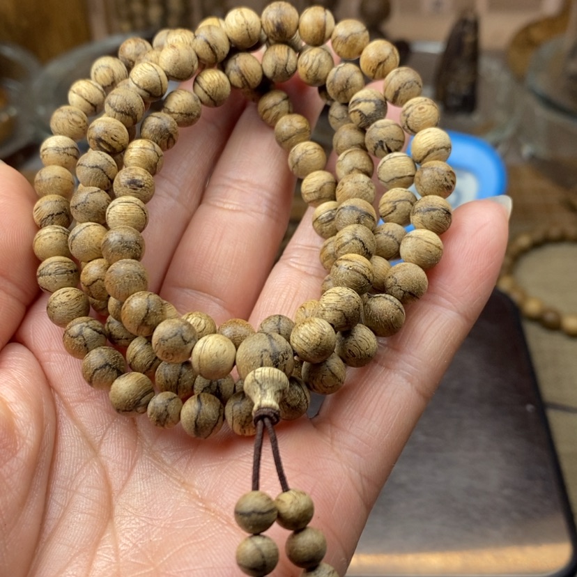 【闪购商品】沉香沉香碎屑做****郭达拉干0.7。   