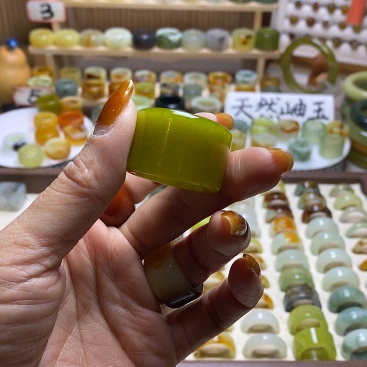 用***1岫玉未镶嵌戒指岫玉精品指环