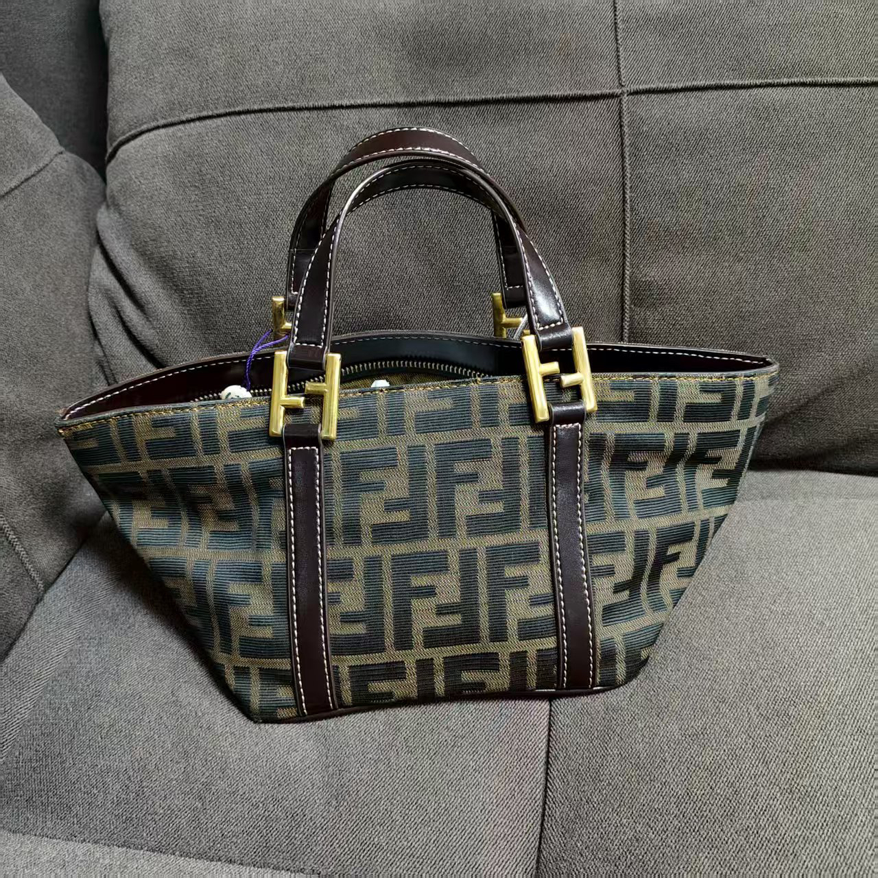 95新 FENDI/芬迪 G专属/芬迪菜篮子手提包/06058