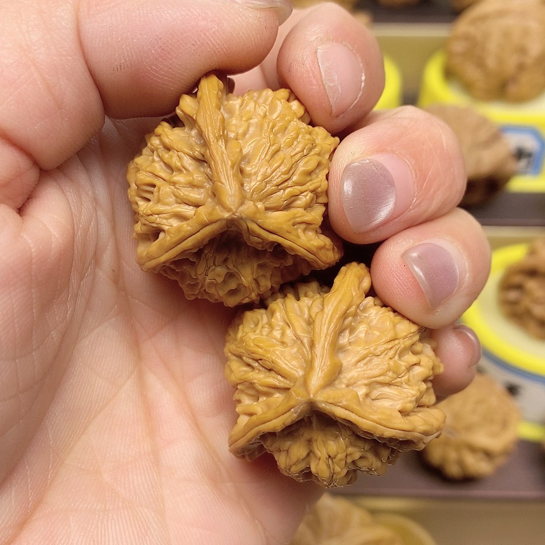 文玩核桃吊坠33三棱