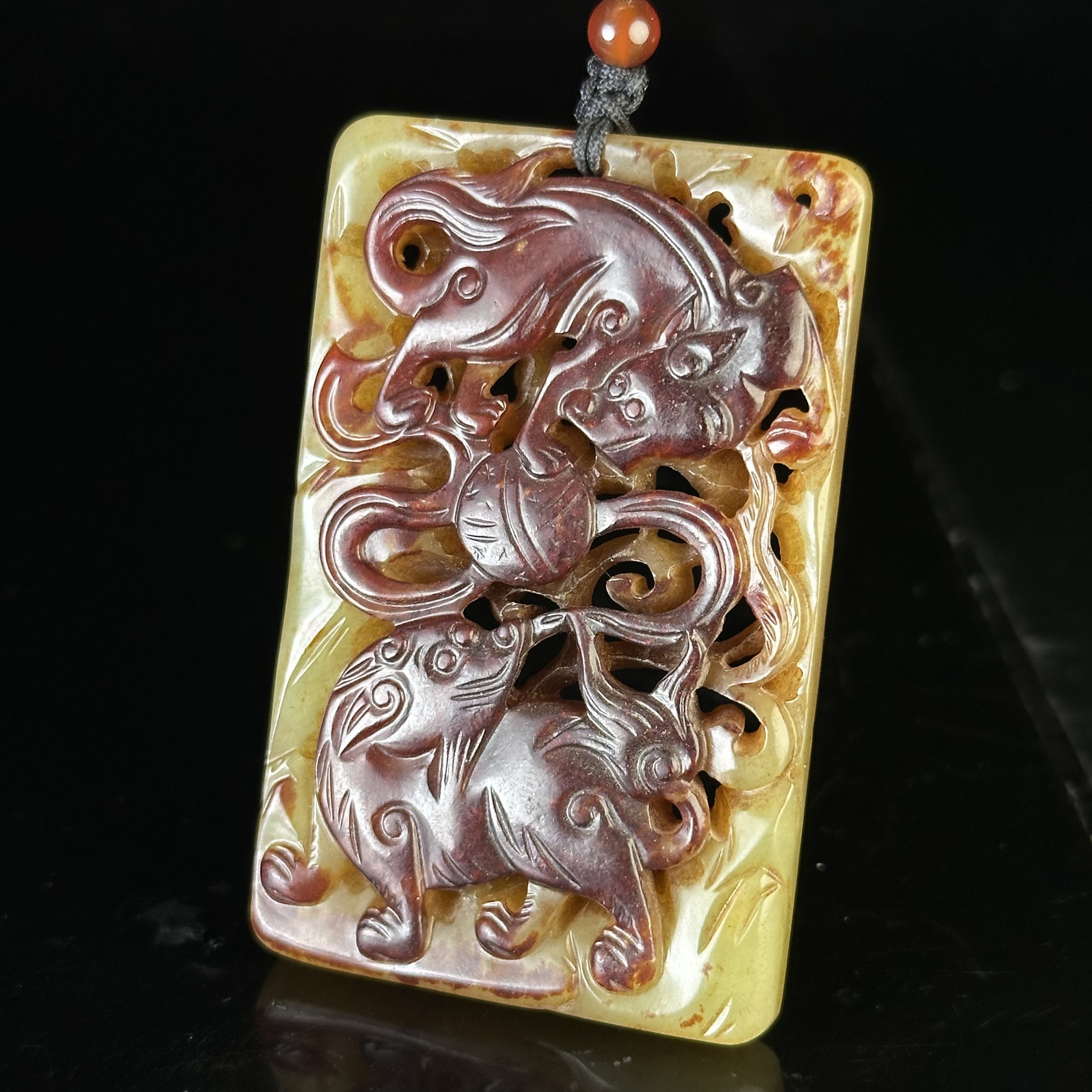 清和田玉狮子戏绣球牌佩 ZR300115004*【上海兰馨】