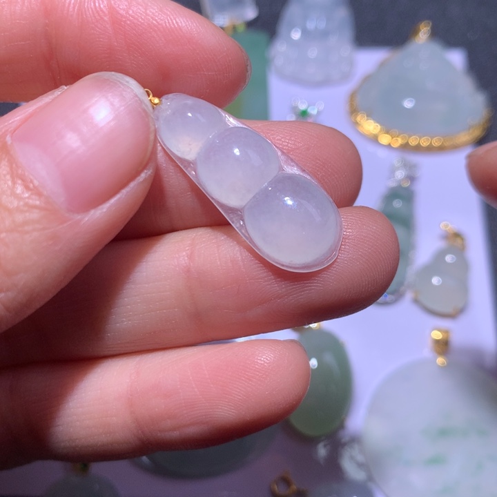 翡翠颈饰18K金镶嵌翡翠