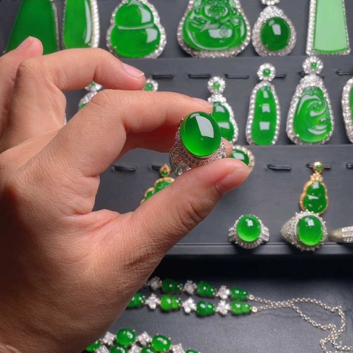 翡翠戒指未镶嵌翡翠戒指