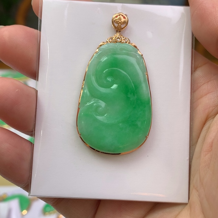 翡翠颈饰18K金镶嵌翡翠翡翠吊坠