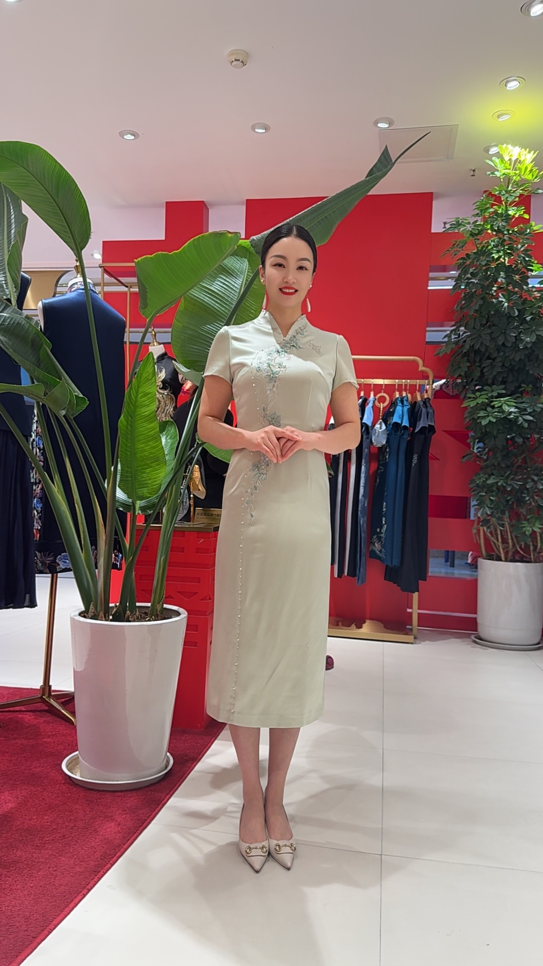 17223六礼浅绿色重工刺绣V领婚宴喜婆婆喜妈妈日常礼服