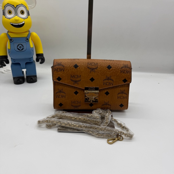 99新 MCM 奢得/干邑色小号链条120843