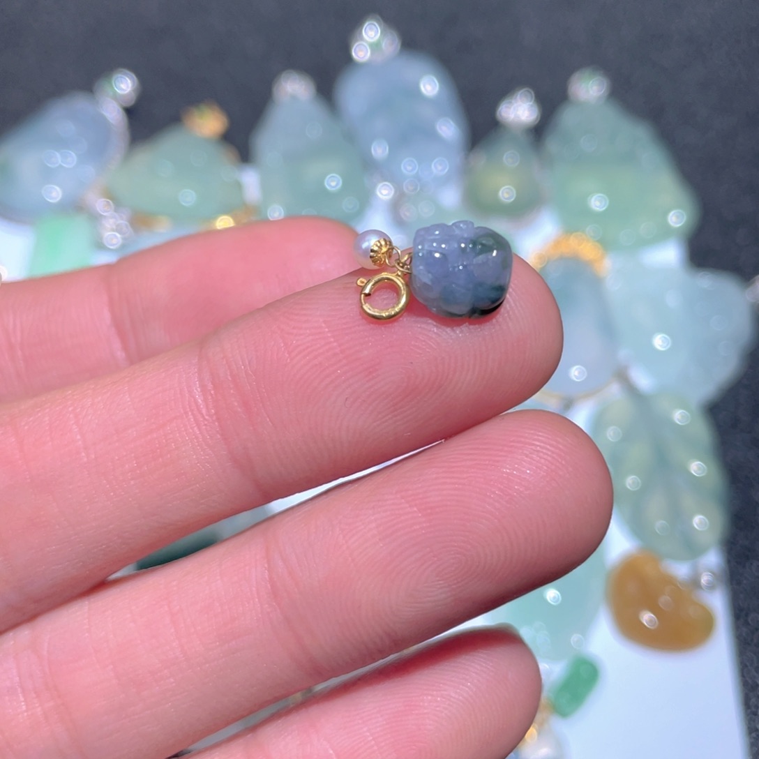 翡翠颈饰18K金镶嵌翡翠