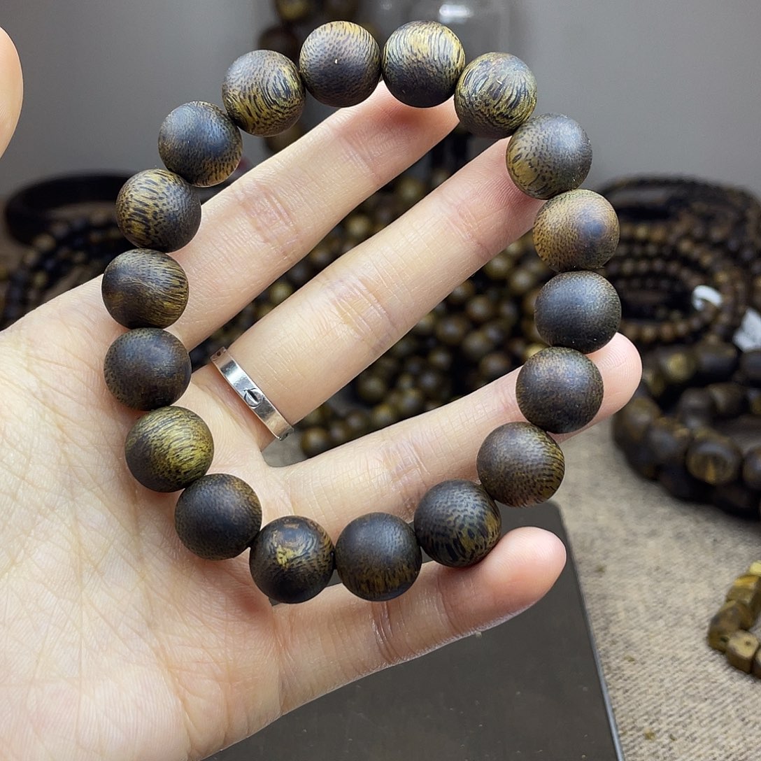 沉香沉香碎屑1.2 15.6克