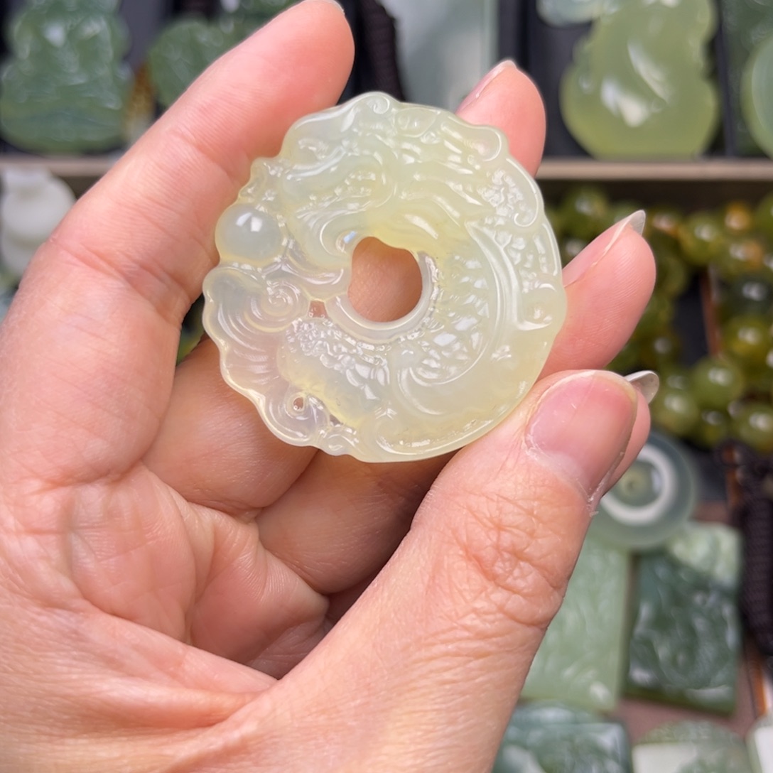 蛇纹石玉未镶嵌吊坠(赠链)