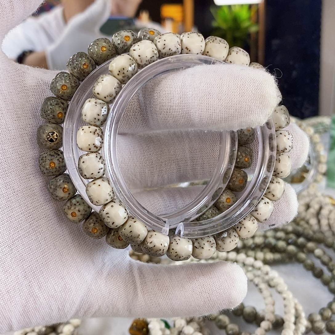 星月菩提手串?*星月菩提雕刻手串