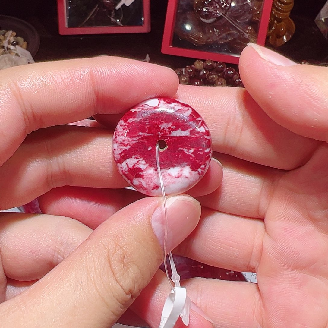 天然辰砂天然朱砂扣子