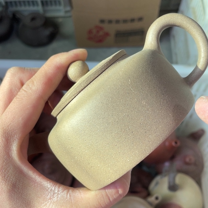 老厂紫砂壶一件。