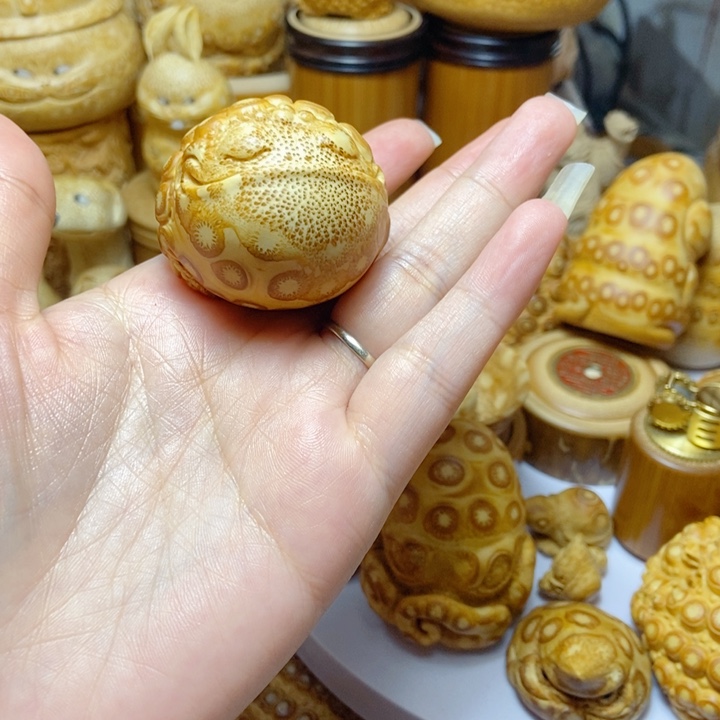 老***活竹纯手工雕刻竹根手把件