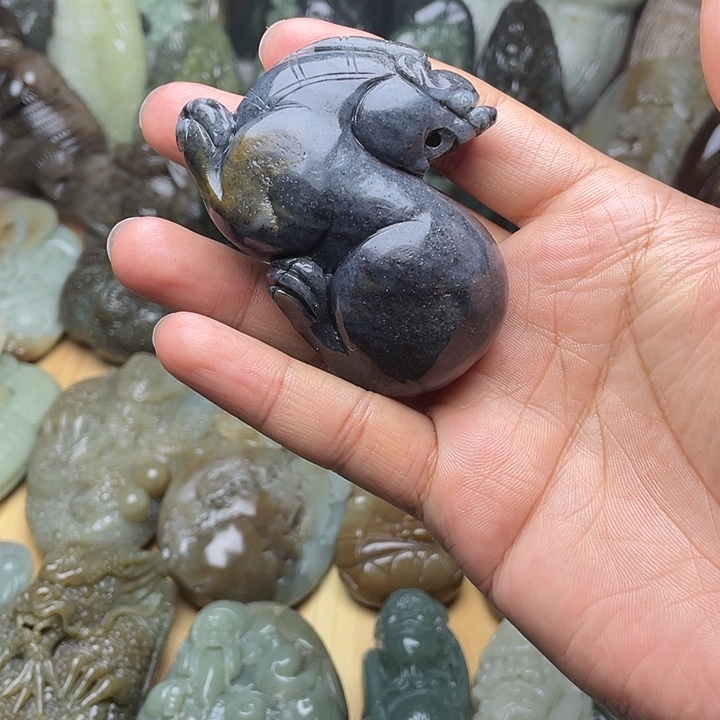 *****和田玉未镶嵌挂件