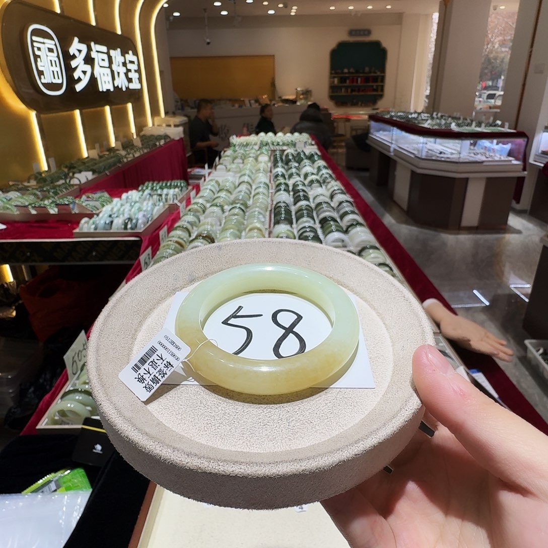 和田玉未镶嵌手镯176