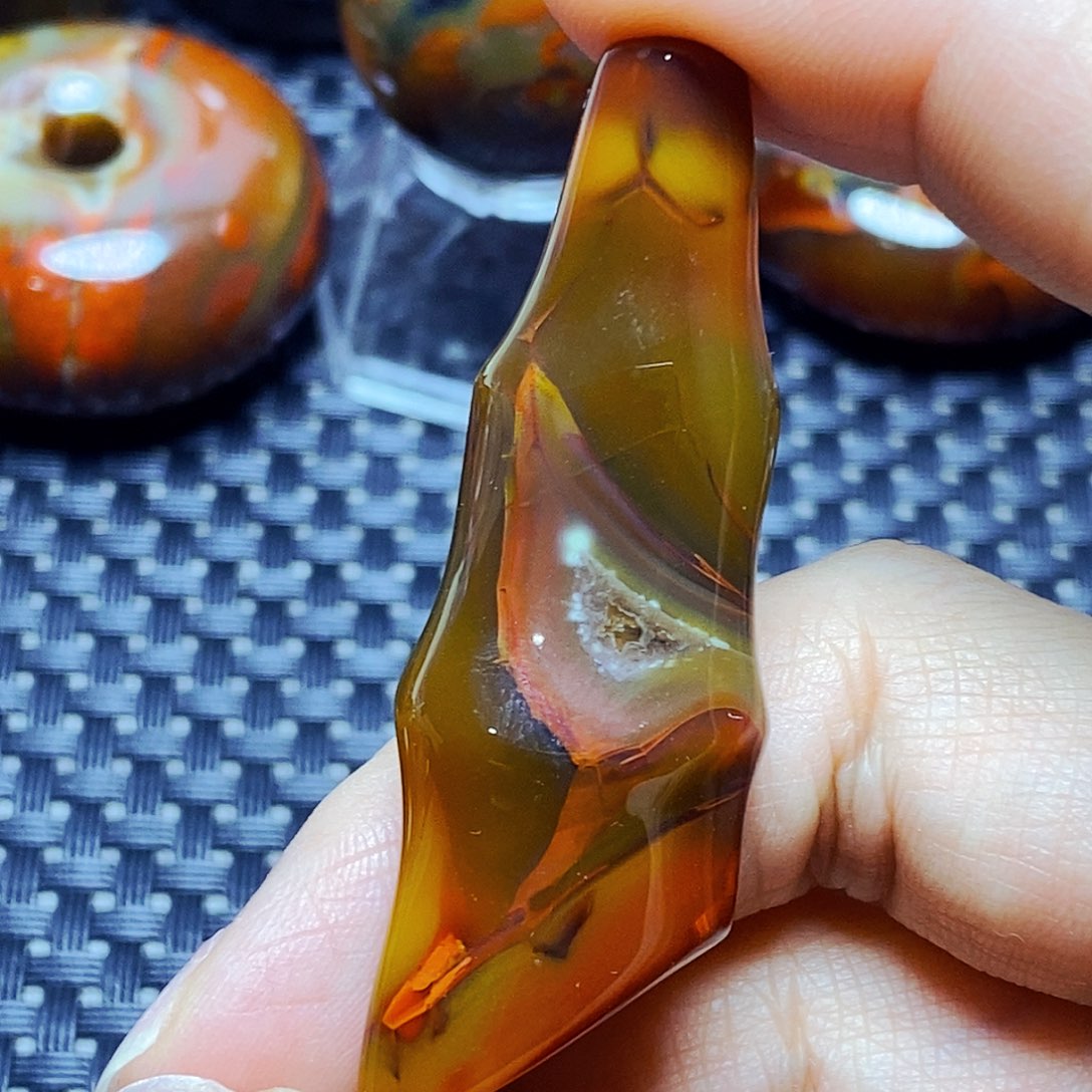 未镶嵌颈饰玛瑙/玉髓兄**盟