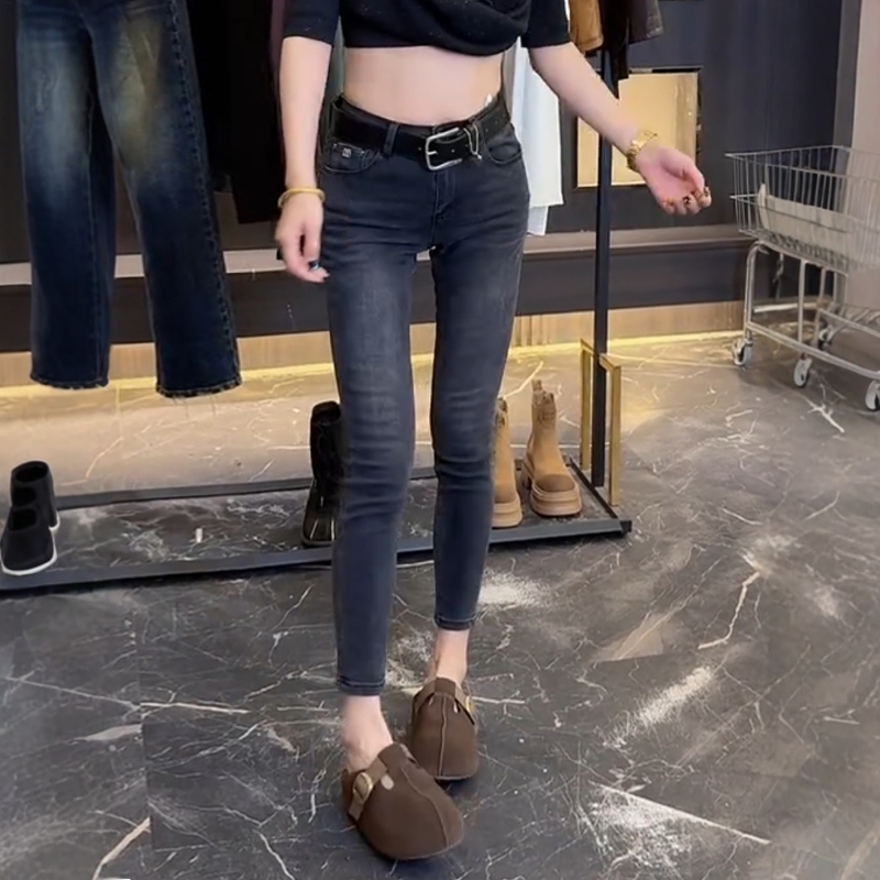 2025秋冬新款加绒加厚直筒牛仔裤大码女装高腰弹力修身九分小脚裤