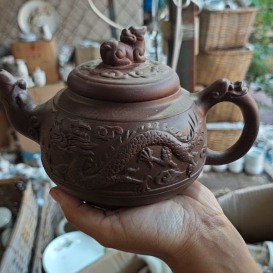 库存微瑕紫砂壶一个