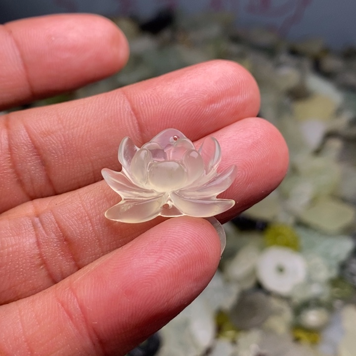 蛇纹石玉颈饰合金112