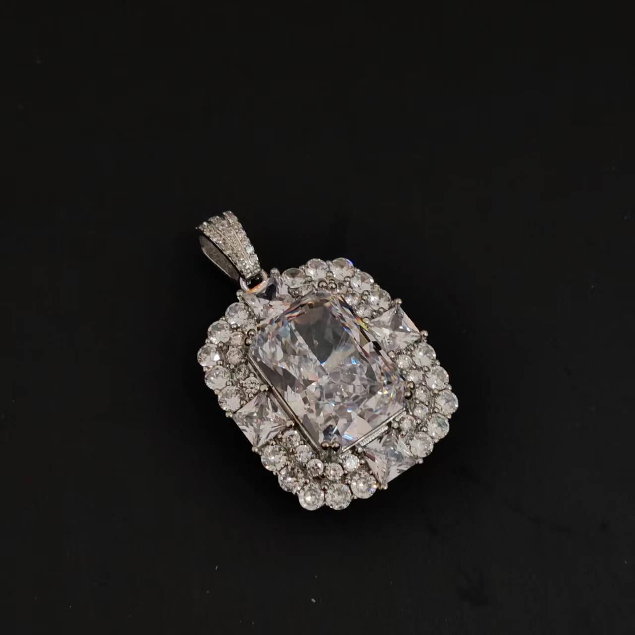 【南非定制】经典高级轻奢大气百搭吊坠Y411940