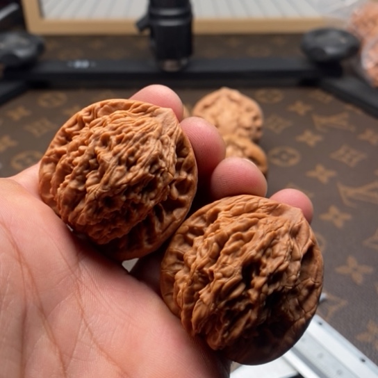 文玩核桃把件虎头