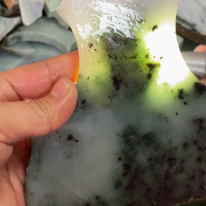 翡翠吊坠(不含链)未镶嵌天然翡翠边角料