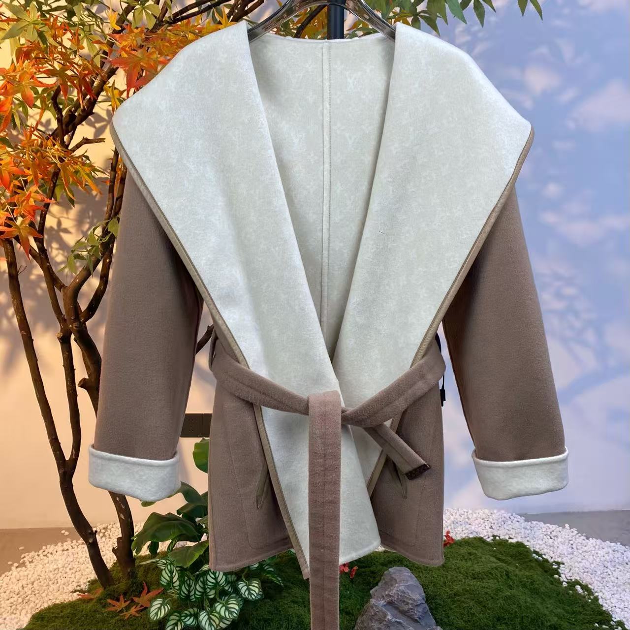 未使用 LouisVuitton/路易威登 2510259/36码/满印双面穿围裹大衣
