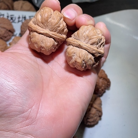 把件文玩核桃瑕疵哈嘛